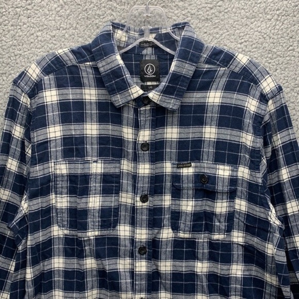 Volcom Caden Plaid Flannel Shirt Men's Size L Slim Fit Navy Blue Button Up - Picture 2 of 11